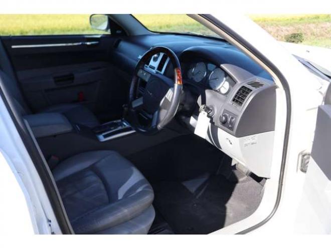 クライスラー300C 3.5　検R9/10　Bluetooth　シートヒーター　レザーシート　ETC 正規輸入車 2WD 3500