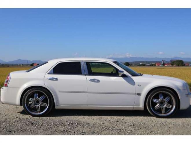 クライスラー300C 3.5　検R9/10　Bluetooth　シートヒーター　レザーシート　ETC 正規輸入車 2WD 3500