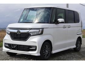 N-BOX　カスタム 660 G L ホンダセンシング 4WD　検二年　バックカメラ　両席シートヒーター　TV　ETC 660