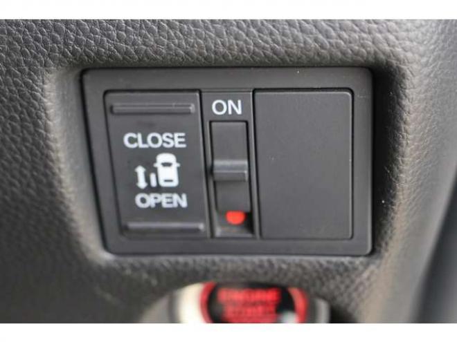 N-BOXカスタム 660 G L ホンダセンシング 4WD　検二年　バックカメラ　両席シートヒーター　TV　ETC 660