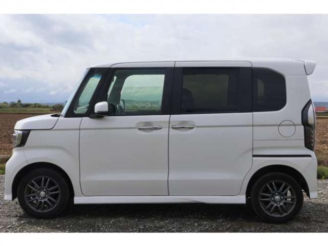 N-BOXカスタム 660 G L ホンダセンシング 4WD　検二年　バックカメラ　両席シートヒーター　TV　ETC 660