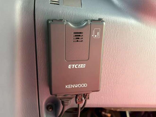 ハイラックスサーフ2.7 SSR-X Vセレクション 4WD　社外ナビ　バックカメラ　社外アルミホイール　エアコン　リフトアップ　パワステ　パワーウィンドウ　キーレスエントリー　ETC　ABS　ルーフレール 2700