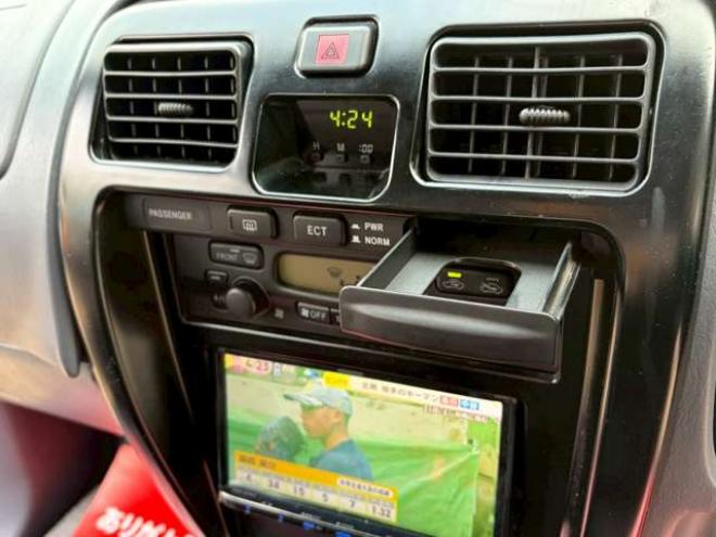 ハイラックスサーフ2.7 SSR-X Vセレクション 4WD　社外ナビ　バックカメラ　社外アルミホイール　エアコン　リフトアップ　パワステ　パワーウィンドウ　キーレスエントリー　ETC　ABS　ルーフレール 2700
