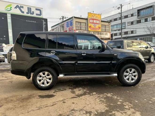 パジェロ3.2 ロング GR ディーゼルターボ 4WD　リフトアップ(ジャオス)　パワステ　パワーウィンドウ　社外ナビ　バックカメラ　純正アルミホイール　ETC　シートヒーター　3列シート　横滑り防止装置　盗難防止装置　ABS　キーレスエントリー 3200