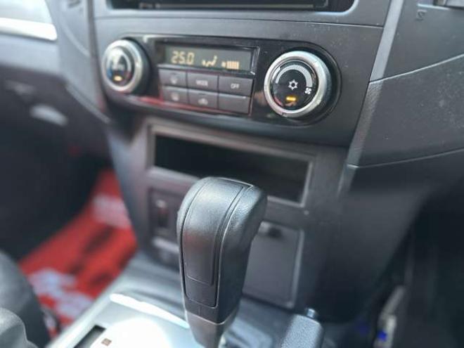 パジェロ3.2 ロング GR ディーゼルターボ 4WD　リフトアップ(ジャオス)　パワステ　パワーウィンドウ　社外ナビ　バックカメラ　純正アルミホイール　ETC　シートヒーター　3列シート　横滑り防止装置　盗難防止装置　ABS　キーレスエントリー 3200