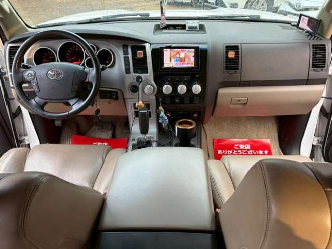 タンドラクルーマックス SR5 5.7 V8 4WD　 5700