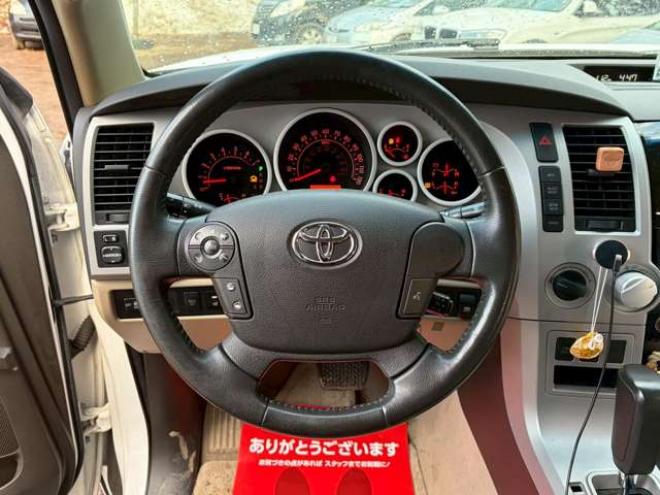 タンドラクルーマックス SR5 5.7 V8 4WD　 5700