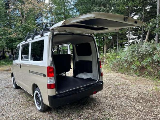 タウンエースバン1.5 GL 4WD　ベージュツートン全塗装済　ストラーダナビTV　バックカメラ　LEDヘッドライト　純正デフロック　リアヒーター　寒冷地仕様　ブラウンレザー調シートカバー　ルーフラック 1500