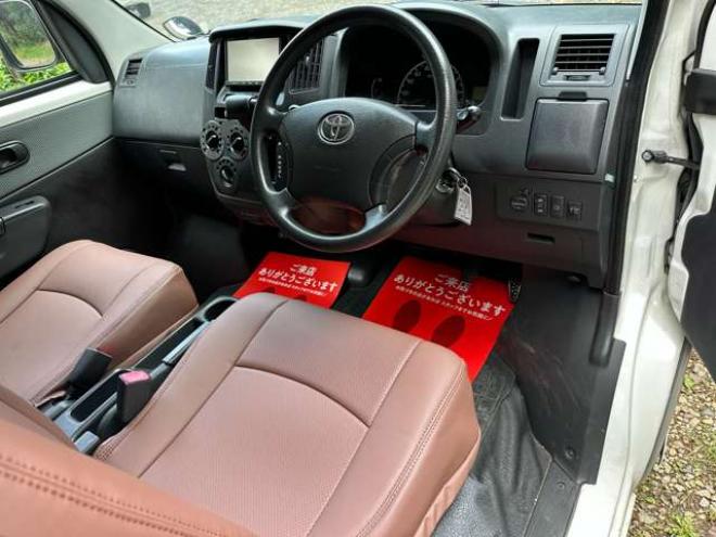 タウンエースバン1.5 GL 4WD　ベージュツートン全塗装済　ストラーダナビTV　バックカメラ　LEDヘッドライト　純正デフロック　リアヒーター　寒冷地仕様　ブラウンレザー調シートカバー　ルーフラック 1500