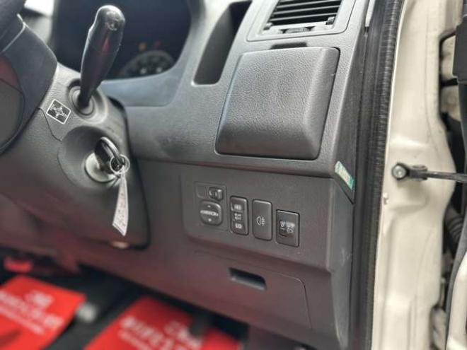 タウンエースバン1.5 GL 4WD　ベージュツートン全塗装済　ストラーダナビTV　バックカメラ　LEDヘッドライト　純正デフロック　リアヒーター　寒冷地仕様　ブラウンレザー調シートカバー　ルーフラック 1500