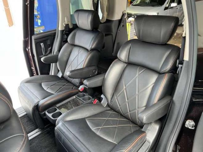 エルグランド2.5 250ハイウェイスター プレミアム 4WD　両側Pスラ・新規車検整備付・本州仕入車 2500