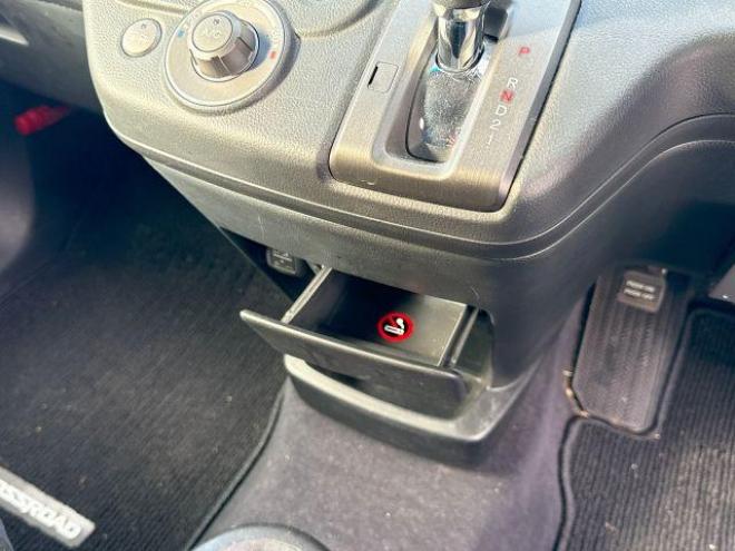 クロスロード2.0 20X HIDエディション 4WD　ローンが不安な方＜優遇ローン＞　本州仕入　社外ナビ　HID　キーレス 4WD 2000 5Dr