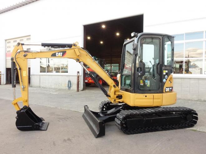 バックホーCAT　304E2CR　バケット容量0.18m3