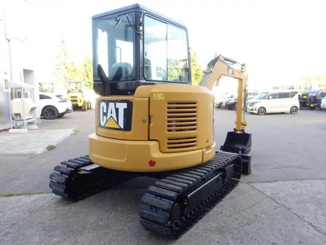 バックホーCAT　304E2CR　バケット容量0.18m3