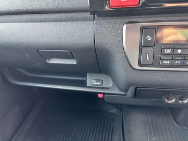ハイエースバン2.8 スーパーGL ダークプライムII ロングボディ ディーゼルターボ 4WD　グレーメタリック　415COBRAクリーンルック3フロントスポイラー　ステージ2ルーフスポイラー　バッドフェイスBY2ボンネット　バッドラッカー17インチAW　ヨコハマPARADA17インチホワイトレター 2800