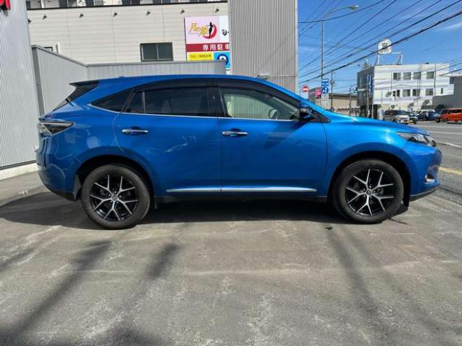 ハリアー2.0 プレミアム アドバンストパッケージ スタイルアッシュ 4WD　前席パワーシート ハーフレザーシート JBLスピーカー パワーバックドア ステアリングスイッチ クルコン オートハイビーム 横滑り防止 車線逸脱防止 シートメモリー 純正9インチナビ　Bluetooth 純正エンスタ ISOFIX 2000