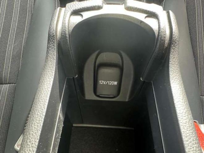 アクア1.5 Z E-Four 4WD　LEDヘッドライト フォグランプ クルコン　ステアリングスイッチ オートハイビーム AC100　ステアリングヒーター　ETC 純正10.5インチディスプレイオーディオ Bカメラ Bluetooth 純正エンスタ ISOFIX 1500