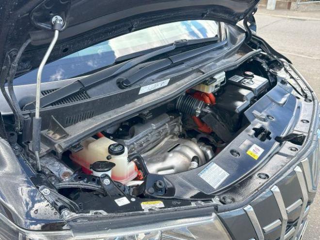 アルファードハイブリッドハイブリッド2.5SR 4WD　ローンが不安な方＜優遇ローン＞　寒冷地仕様　純正ワイドナビ　後席モニター　黒革シート 4WD 2500 5Dr