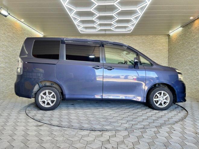 ヴォクシーX Lエディション 4WD 5年保証 自社認証工場 車検整備2年付 ナビTV Bカメ 後席モニタ ETC 寒冷地仕様 4WD 2000