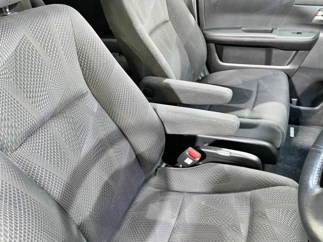 ステップワゴンZ HDDナビエディション 4WD 5年保証 自社認証工場 車検整備2年付 スマキー ナビTV Bカメ ETC 修復歴無 寒冷地仕様 禁煙 4WD 2000