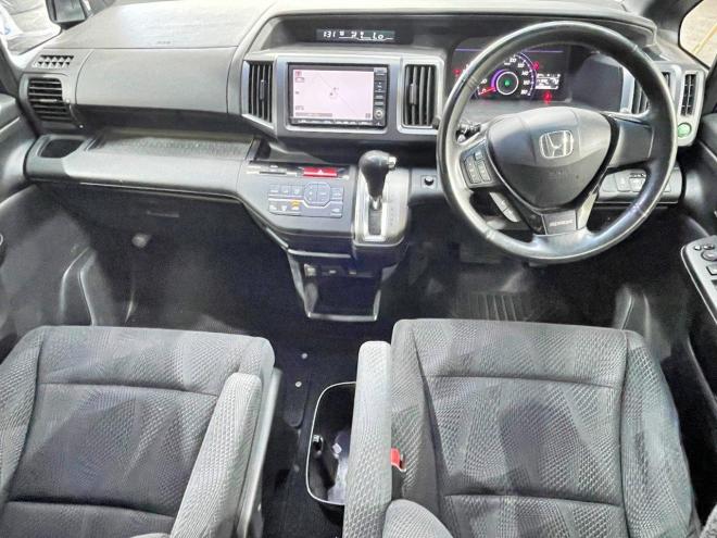 ステップワゴンZ HDDナビエディション 4WD 5年保証 自社認証工場 車検整備2年付 スマキー ナビTV Bカメ ETC 修復歴無 寒冷地仕様 禁煙 4WD 2000