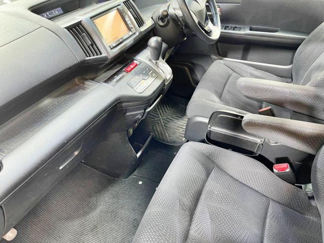 ステップワゴンZ HDDナビエディション 4WD 5年保証 自社認証工場 車検整備2年付 スマキー ナビTV Bカメ ETC 修復歴無 寒冷地仕様 禁煙 4WD 2000