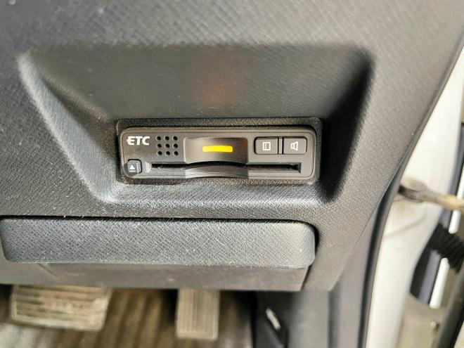 ステップワゴンZ HDDナビエディション 4WD 5年保証 自社認証工場 車検整備2年付 スマキー ナビTV Bカメ 後席モニタ ETC 修復歴無 寒冷地仕様 禁煙 4WD 2000