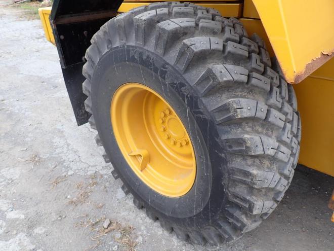 ホイールローダ50ZV2  エアコン付　スノースパイクタイヤ　石狩ヤード 4WD