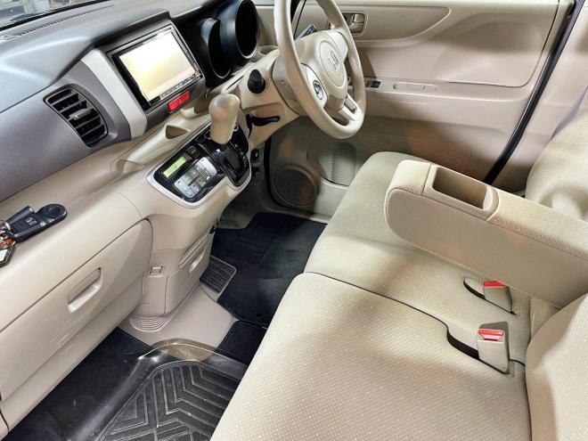 N-BOX+Ｇ・Ｌパッケージ 4WD 5年保証 自社認証工場 車検整備2年付 スマキー ナビ 福祉車両 車椅子 修復歴無 寒冷地仕様 禁煙 4WD 660
