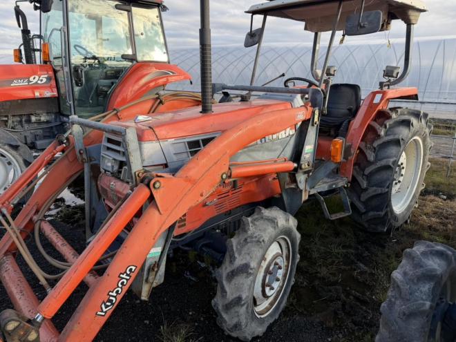 トラクタークボタ GL-46 46馬力 フロントローダー付き キャビンなし