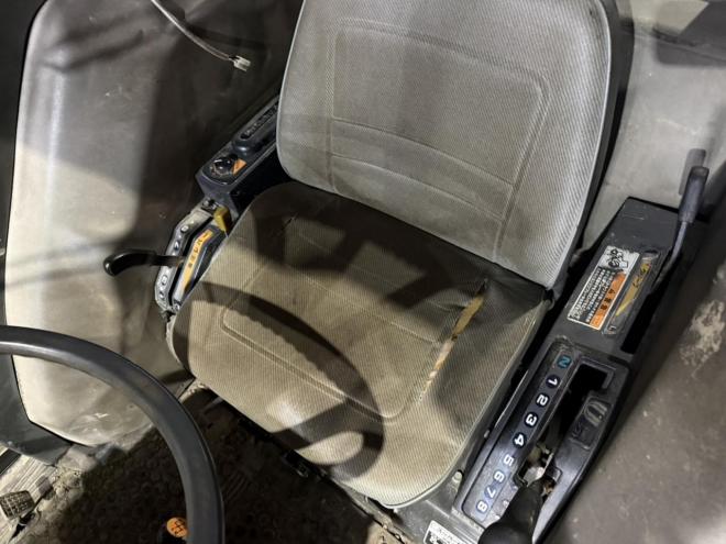 トラクタークボタ GL600 60馬力 管理用トラクター キャビン付き