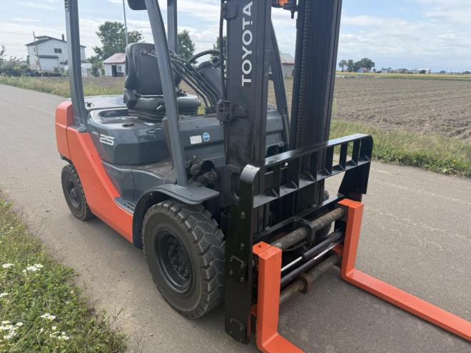 フォークリフトトヨタ 02-8FD25 2.5トン ディーゼル フォークシフター