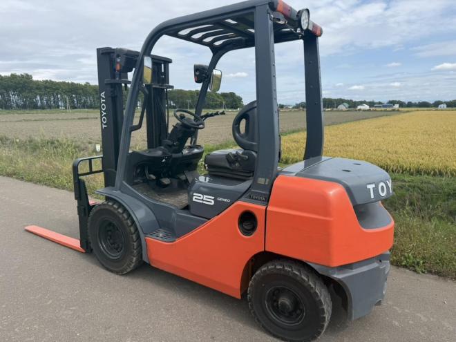 フォークリフトトヨタ 02-8FD25 2.5トン ディーゼル フォークシフター