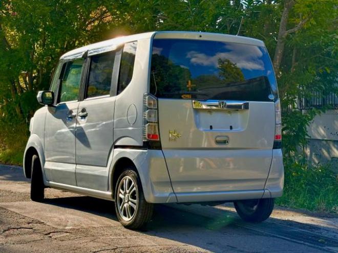 N-BOX+4WD フルフラットシート190センチ　左パワースライド　車中泊可能　バックカメラ　エンジンスターター　ワンセグナビ　ETC タイミングチェーン車　スマートキー 4WD 660 5Dr