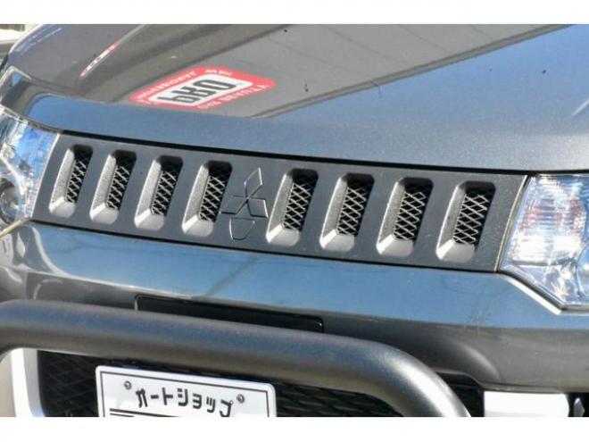デリカＤ：５ Ｄ パワーパッケージ ４ＷＤ Ｆグリルラプターペイント 新品タイヤ／アルミ 新品フロントガード シートカバー ステップ付 社外ナビ／ＴＶ／バックカメラ マッドフラップ（北海道） 4WD 2200(D) 5Dr