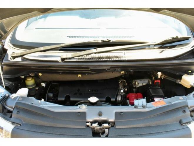 デリカＤ：５ Ｄ パワーパッケージ ４ＷＤ Ｆグリルラプターペイント 新品タイヤ／アルミ 新品フロントガード シートカバー ステップ付 社外ナビ／ＴＶ／バックカメラ マッドフラップ（北海道） 4WD 2200(D) 5Dr