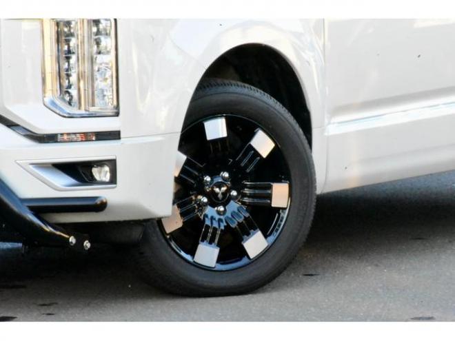 デリカＤ：５ Ｇ ４ＷＤ 本州仕入 新品フロントガード 新品ディスプレイオーディオ 純正ルーフラック 新車外し１８インチホイール／タイヤ（北海道） 4WD 2200(D) 5Dr
