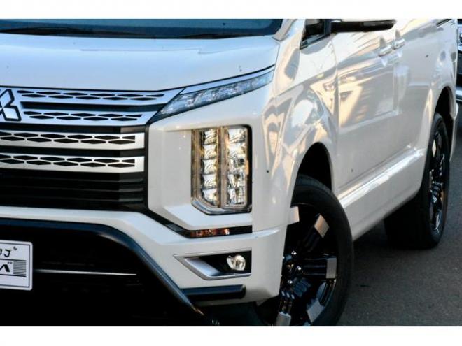 デリカＤ：５ Ｇ ４ＷＤ 本州仕入 新品フロントガード 新品ディスプレイオーディオ 純正ルーフラック 新車外し１８インチホイール／タイヤ（北海道） 4WD 2200(D) 5Dr