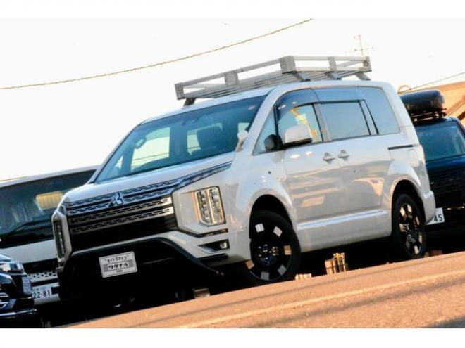 デリカＤ：５ Ｇ ４ＷＤ 本州仕入 新品フロントガード 新品ディスプレイオーディオ 純正ルーフラック 新車外し１８インチホイール／タイヤ（北海道） 4WD 2200(D) 5Dr