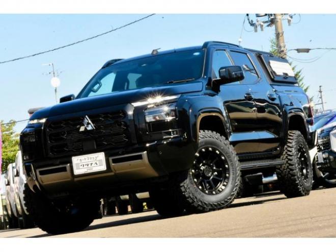 トライトンＧＳＲ ４ＷＤ 登録済未使用車 ＴＡＲＯＵＳセレクション ＭＫＷ１７インチ／ＭＴタイヤ ２インチリフトアップ（北海道） 登録済未使用車 4WD 2400(D) 4Dr
