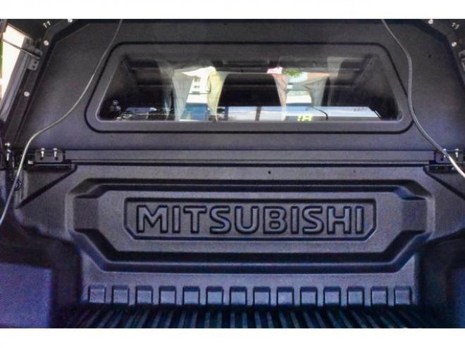 トライトンＧＳＲ ４ＷＤ 登録済未使用車 ＴＡＲＯＵＳセレクション ＭＫＷ１７インチ／ＭＴタイヤ ２インチリフトアップ（北海道） 登録済未使用車 4WD 2400(D) 4Dr