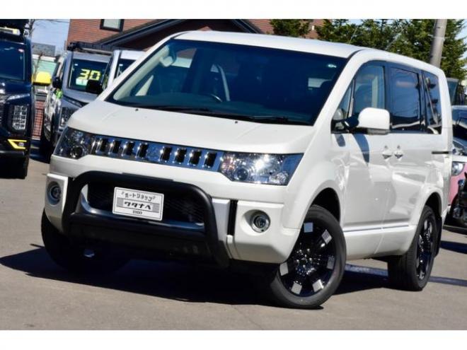 デリカＤ：５ Ｄ パワーパッケージ ４ＷＤ 新車外し１８インチアルミ／タイヤ 新品フロントガード 両側パワースライドドア（北海道） 4WD 2200(D) 5Dr