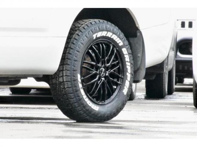 デリカＤ：５ Ｄ パワーパッケージ ４ＷＤ 本州仕入 前期／最終型 新品１６インチアルミ／タイヤ 社外ナビ／バックカメラ ディーラー点検 エンジンマウント交換付（北海道） 4WD 2200(D) 5Dr