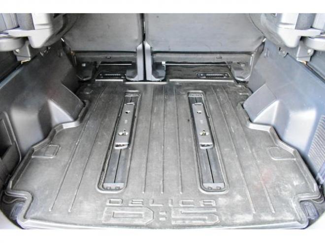 デリカＤ：５ シャモニー ４ＷＤ サイドタープ／ルーフキャリア リフトアップ １６インチホイール／ＭＴタイヤ ＢＳスタッドレス フリップダウンモニター（北海道） 4WD 2200(D) 5Dr