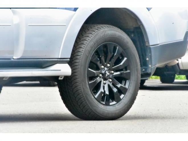 パジェロロング エクシード ４ＷＤ ロックフォードサウンド 三菱１８インチアルミ（北海道） 4WD 3000 5Dr
