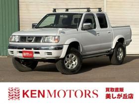 ダットサン　2.4 AXリミテッド ダブルキャブ 4WD　ハードトノカバー　車検9年6　オートマ 2400