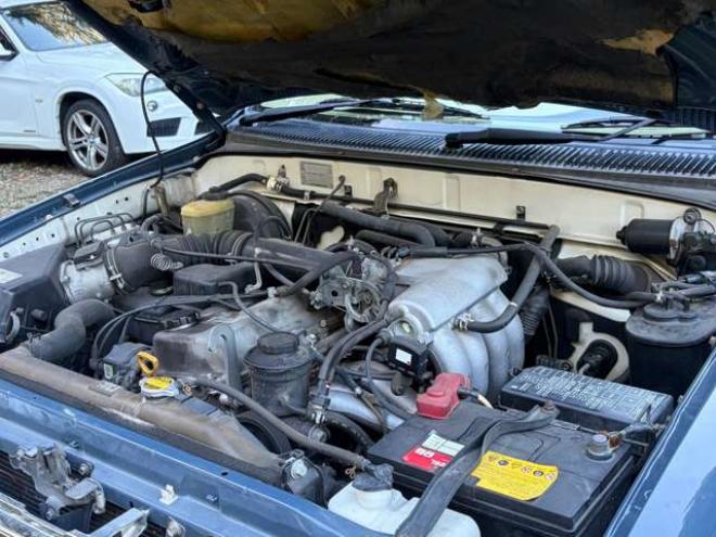 ハイラックスサーフ2.7 SSR-X プレミアムセレクション 4WD　4WD　本州仕入　ETC　ナビ　TV　キーレスエントリー　AT　Bluetooth　ABS　エアコン　パワーステアリング 2700