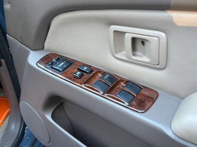 ハイラックスサーフ2.7 SSR-X プレミアムセレクション 4WD　4WD　本州仕入　ETC　ナビ　TV　キーレスエントリー　AT　Bluetooth　ABS　エアコン　パワーステアリング 2700