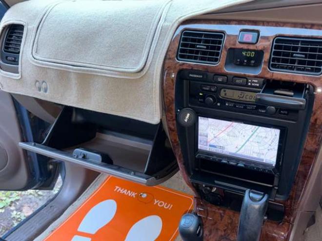 ハイラックスサーフ2.7 SSR-X プレミアムセレクション 4WD　4WD　本州仕入　ETC　ナビ　TV　キーレスエントリー　AT　Bluetooth　ABS　エアコン　パワーステアリング 2700