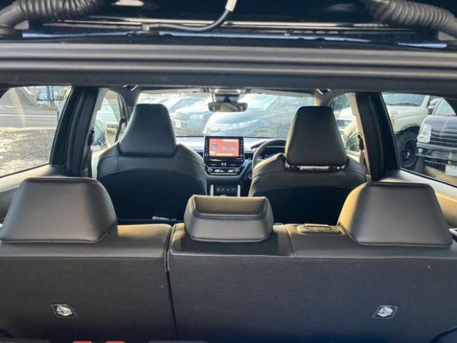 カローラクロス1.8 ハイブリッド Z E-Four 4WD　モデリスタエアロ　電動シート　電動リアゲート　バックカメラ　ETC　フルセグTV　パワステ　パワーウィンドウ　ABS　クルーズコントロール　アルミホイール　盗難防止装置　横滑り防止装置　ルーフレール 1800